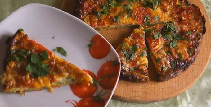 Courgettepizza uit de oven
