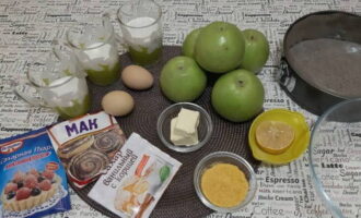 Để làm một chiếc bánh táo ngon với kefir trong lò, bạn cần chuẩn bị nguyên liệu.