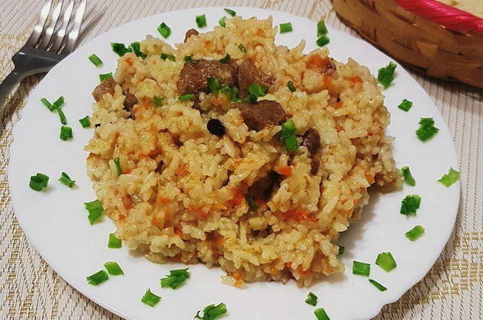 Pilaf i en långsam spis
