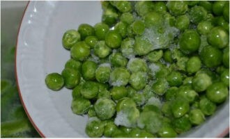 เรายังเพิ่มถั่วเขียว ปรุงอาหารต่ออีก 5 นาที