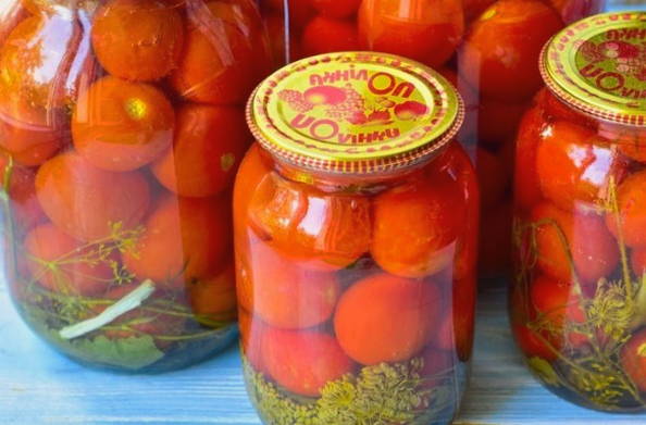 Tomàquets en conserva