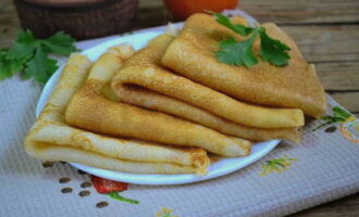 Doblegueu les creps de sèrum preparats a quarts i serviu-les amb qualsevol cobertura. Bona gana! Doblegueu les creps de sèrum preparats a quarts i serviu-les amb qualsevol cobertura. Bona gana!