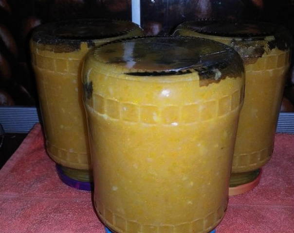 Squash caviar na may mga karot at sibuyas para sa taglamig