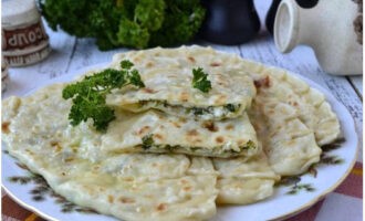 Ang isang Dagestan-style na himala na may cottage cheese sa isang kawali ay handa na. Tulungan mo sarili mo! Ang isang Dagestan-style na himala na may cottage cheese sa isang kawali ay handa na. Tulungan mo sarili mo!
