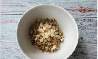 Nagpapadala din kami dito ng tinadtad na bawang.