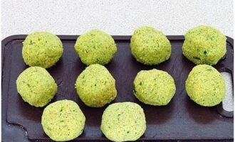 Chúng tôi tạo ra những quả bóng gọn gàng từ chỗ trống.