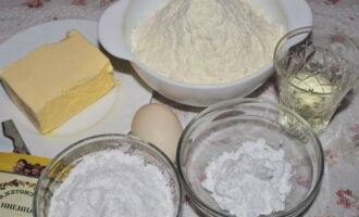 Làm bánh tại nhà rất đơn giản. Hãy chuẩn bị nguyên liệu với số lượng cần thiết theo danh sách.