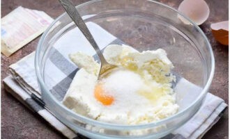 Thêm ngay hai loại đường: thường và vani.