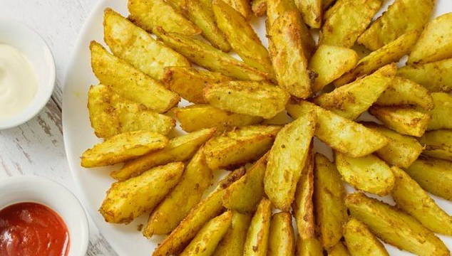 Potatis i lantlig stil i ugnen