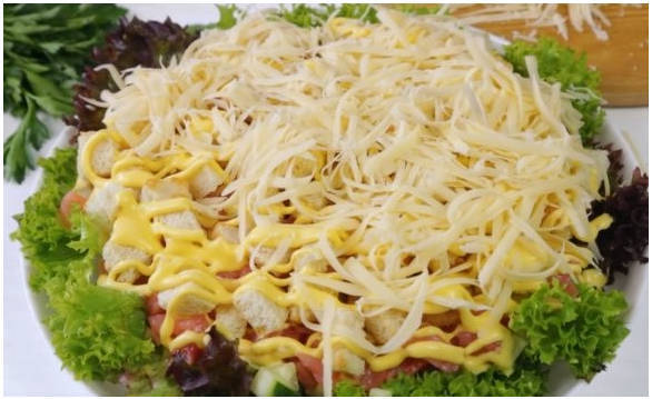 Sallad med röd fisk