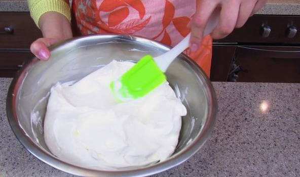 Sour cream para sa cake