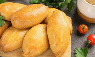 Bánh kefir đã sẵn sàng! Phục vụ tại bàn và lấy mẫu. Chúc ngon miệng! 