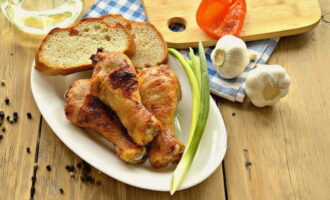 Kami ay naglilingkod at naglilingkod. Bon appetit! 