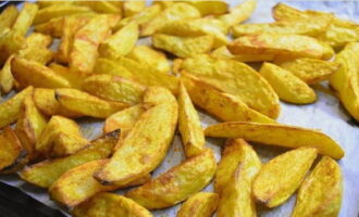 Nướng trong nửa giờ ở nhiệt độ 250 độ.