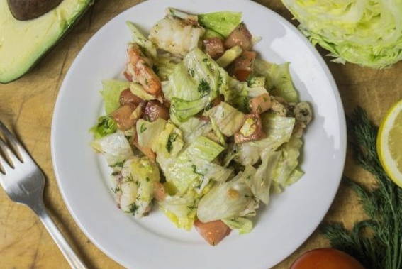 Sallad med räkor och avokado