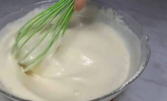 Chúng tôi có được một khối bột mềm đồng nhất.