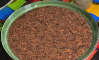 Trộn kỹ hỗn hợp cho đến khi thu được khối đồng nhất.
