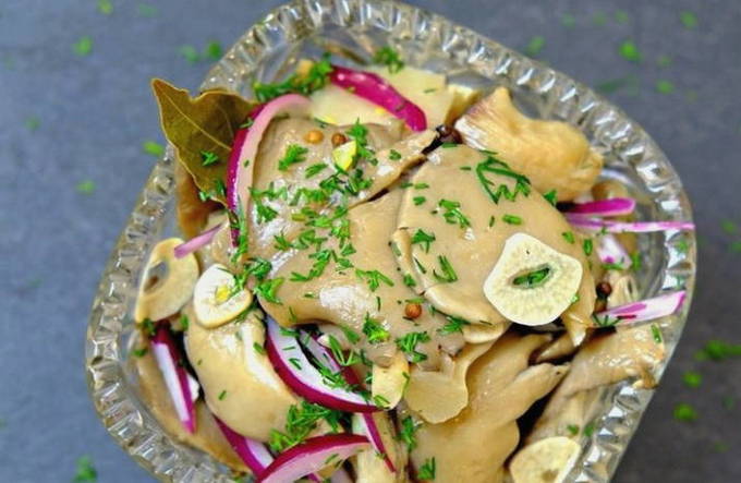เห็ดนางรมดอง