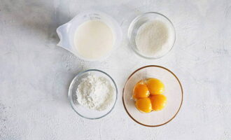 Cách làm kem bánh mật ong cổ điển tại nhà? Chuẩn bị nguyên liệu.