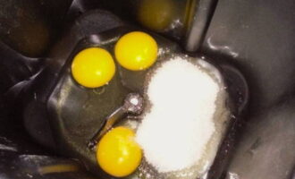 Tillsätt mängden socker och salt som anges i receptet.